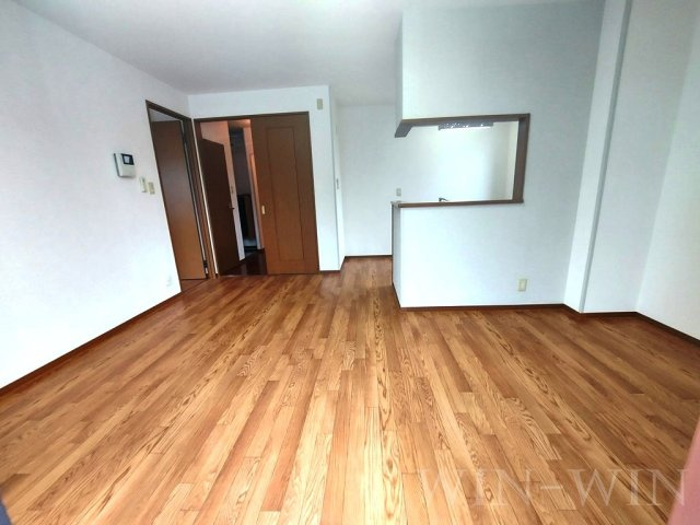 ラ・ポールMAEHATA Aの居間・リビング