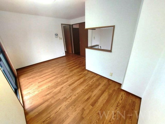 ラ・ポールMAEHATA Aの居間・リビング