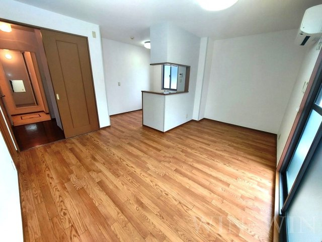 ラ・ポールMAEHATA Aの居間・リビング