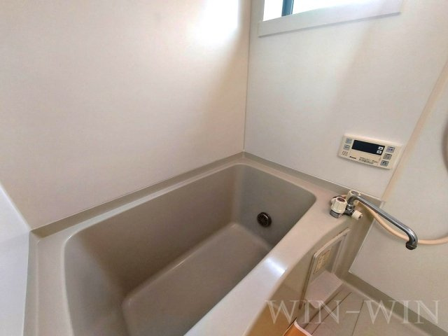 ラ・ポールMAEHATA Aの浴室