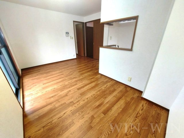 ラ・ポールMAEHATA Aの居間・リビング