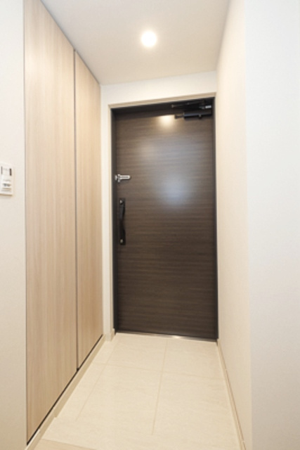 パークホームズ本郷三丁目の玄関|※写真は同タイプの別室になります