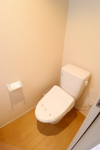 アイビーⅤのトイレ|同間取り別部屋の参考画像です。