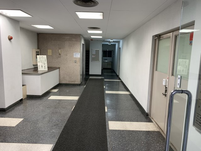 喜助神田西口ビルのエントランス