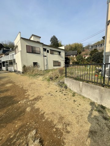 一碧湖　更地の外観|湖畔遊歩道側から現地をのぞむ
