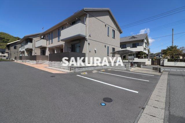 クラージュ Ａの駐車場