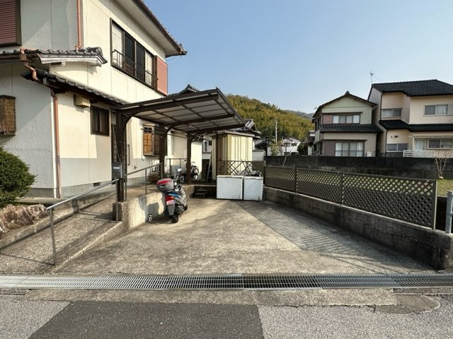 高知市朝倉甲の駐車場