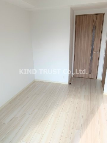 プレサンス梅田東ディアロの居間・リビング|こちらのリビングで趣味の時間をお楽しみください