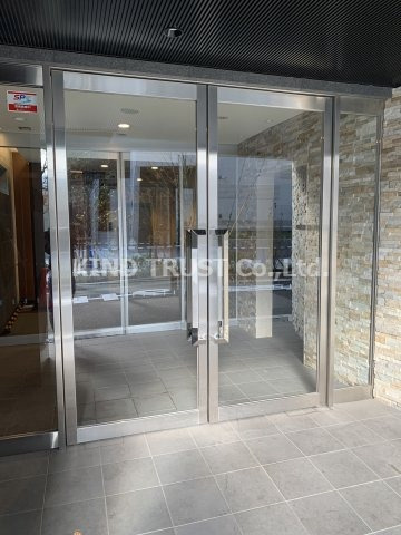 プレサンス梅田東ディアロのエントランス|毎日通るエントランスはこのようになっています