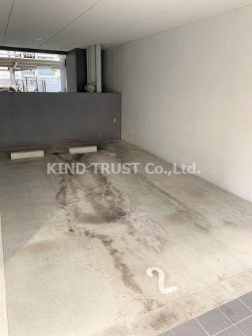 プレサンス梅田東ディアロの駐車場|カースペースがあります