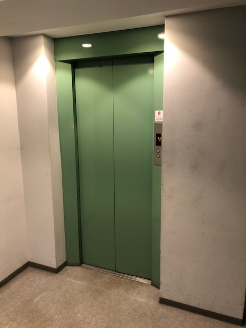 新宿区市谷砂土原町３丁目の事務所の設備