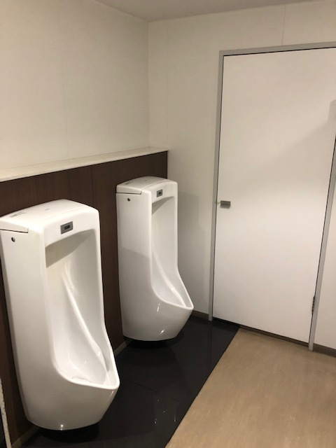 新宿区市谷砂土原町３丁目の事務所のトイレ