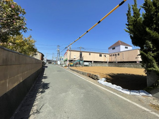 【前面道路含む現地写真】