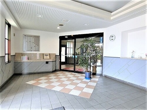 ライオンズマンション倉敷幸町のエントランス|風除室　※2021年7月撮影