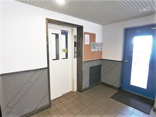 ライオンズマンション倉敷幸町のエントランス|エレベーターホール　※2021年2月撮影