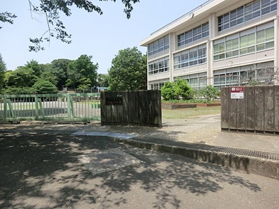 横須賀市立高坂小学校まで800ｍ