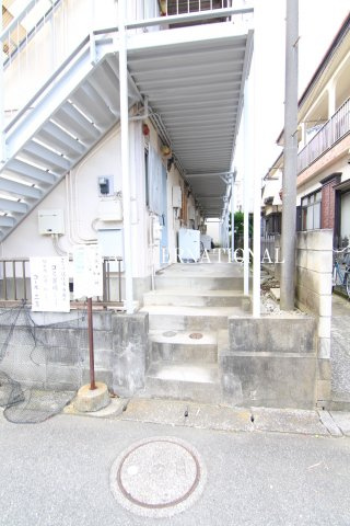 コーポ三喜のエントランス