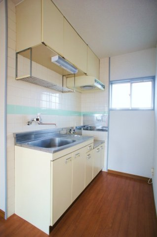 サンビレッジ津福【10,000円キャッシュバック対象物件】のキッチン|お料理しやすいキッチンです