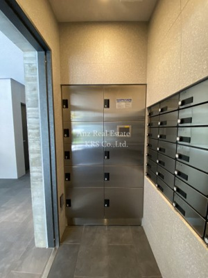 【その他共用部分】 | サムティ大阪九条Noble | 大切な荷物をお預かり！宅配ボックスが設置されています♪