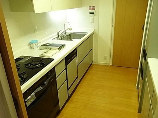 新宿区河田町の賃貸マンションのキッチン|リニューアル前参照