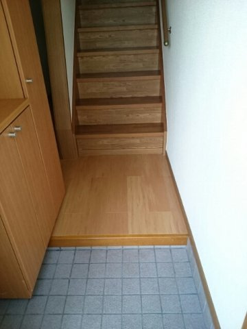 カルムＡ棟の玄関|落ち着いた玄関です