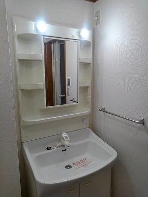 ボンヌ・シャンス一番館の洗面所|コンパクトで使いやすい洗面所
