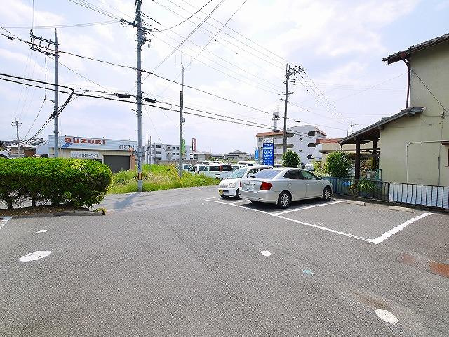 パセオモダンの駐車場