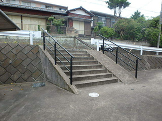 建物までのスロープ