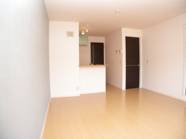 ガーデンコート車の居間・リビング