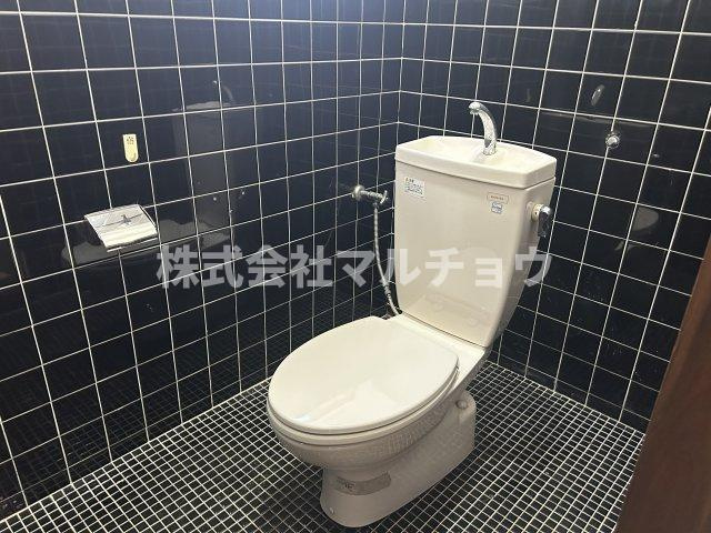 目良一戸建のトイレ|落ち着いたトイレです