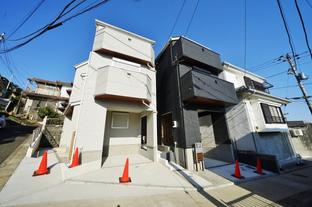 【保土ケ谷区初音ケ丘49-11新築戸建てＡ号棟】（初音ヶ丘小学校・橘中学校）の外観|初音ケ丘エリアに立地する全2棟の新築戸建住宅です