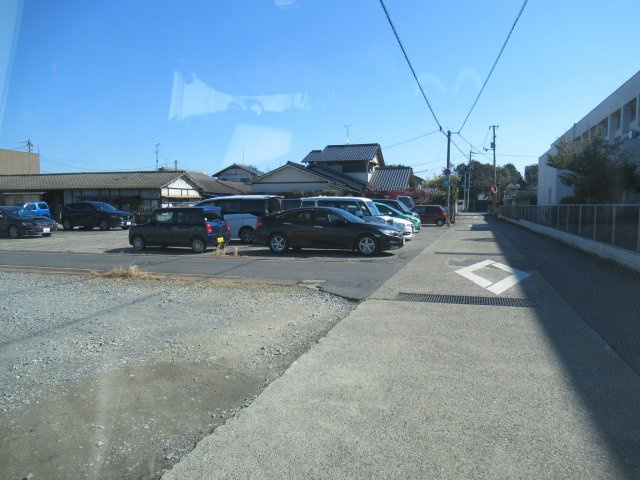 津山市小田中　売土地190.27坪の前面道路含む現地写真