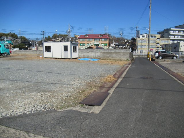 津山市小田中　事業用地437.7坪の前面道路含む現地写真