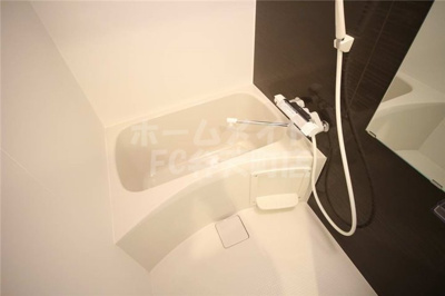 【浴室】 | グランパシフィック弁天町 | きれいなお風呂です