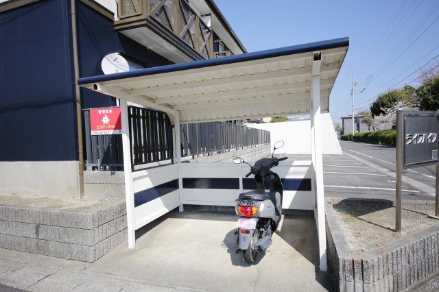 ライフハイツの駐車場