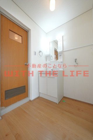 大石ビル【10.000円キャッシュバック対象物件】の洗面所|忙しい朝には欠かせない洗面所です