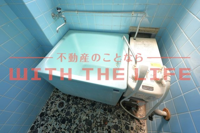 大石ビル【10.000円キャッシュバック対象物件】の浴室|日々の疲れを癒すお風呂付です