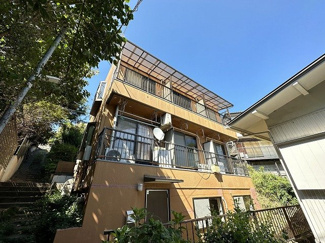 【外観】 | 小田急線「柿生」駅まで徒歩10分！閑静な住宅地にある3階建てマンションです♪通勤通学・お買物にも便利な立地です☆