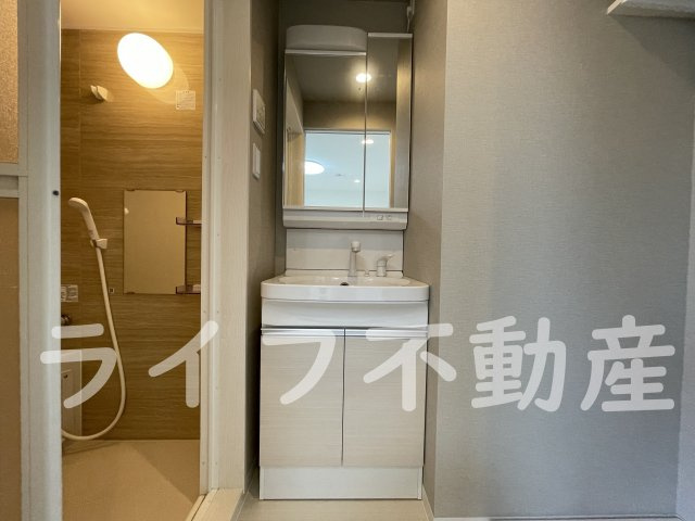 ステディー八戸ノ里の独立洗面台|独立洗面台で身支度をすべて済ませてしまいましょう