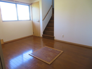 【洋室】 | 囲炉裏付きのお部屋