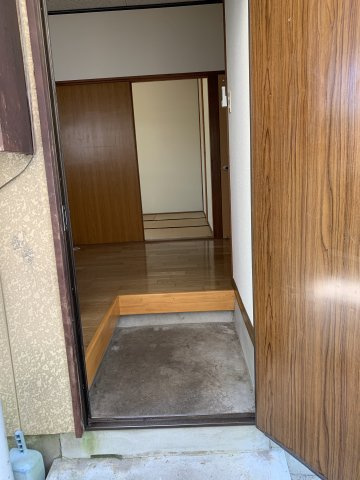 パールハイツオガタの玄関