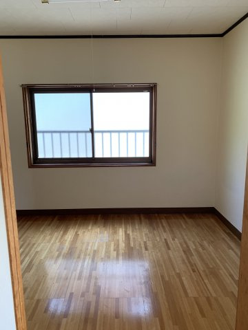 パールハイツオガタの居間・リビング