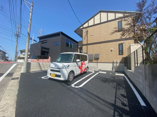 パトリアの駐車場