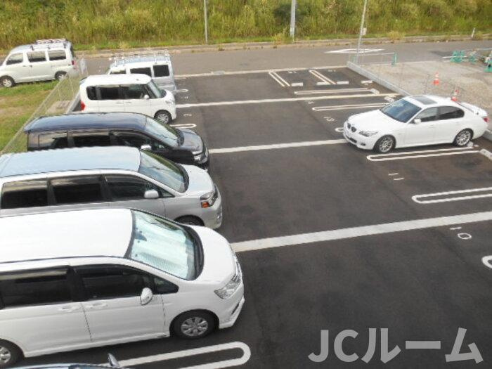 エスポワールの駐車場