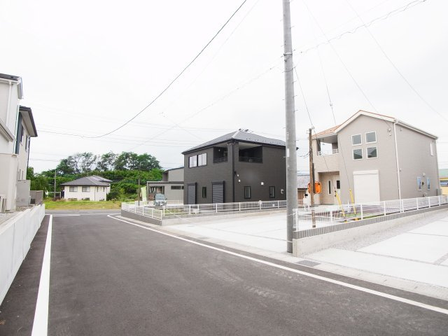 新築　第2吉岡町南下　Livele Garden.S　2号棟の前面道路含む現地写真|現地写真　南側接道幅員約6.0ｍ