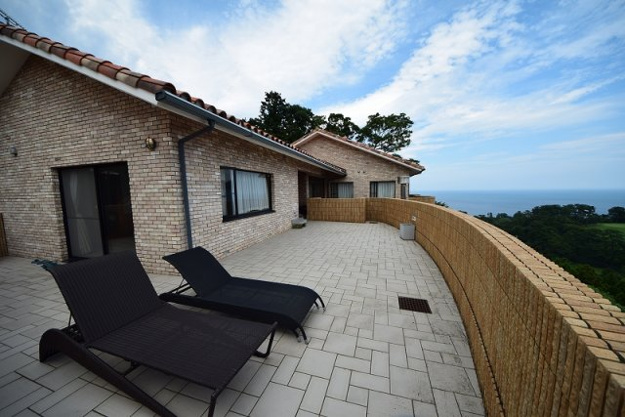 【外観】 | 伊東市吉田　保養所 | ルーフバルコニーより大島、相模湾を望みます。