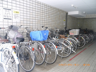 【その他共用部分】 | 敷地内に、専用駐輪場有ります。