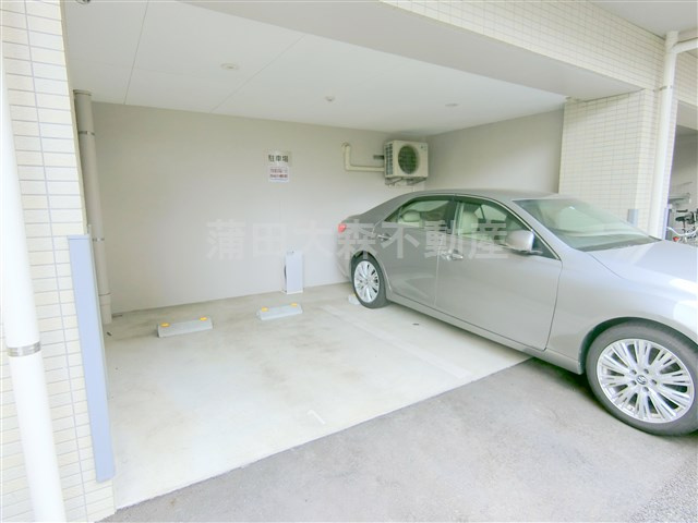 プレール・ドゥーク羽田WESTⅡの駐車場