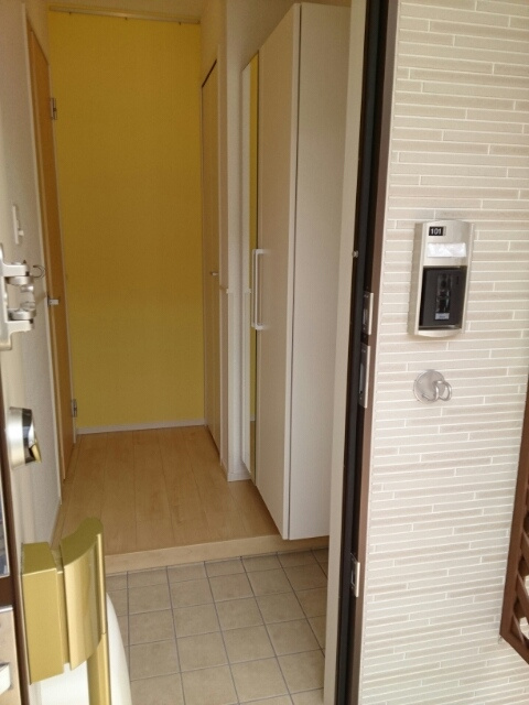 サンプレッソの玄関