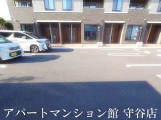【駐車場】